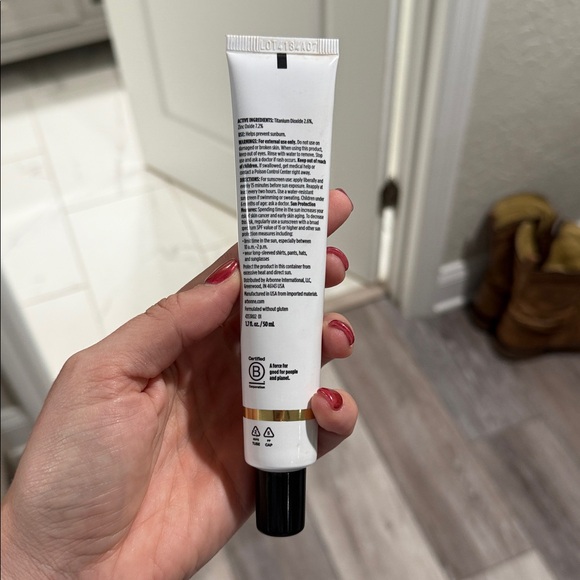 Arbonne DermResults Primer with SPF 30 - Picture 2 of 3